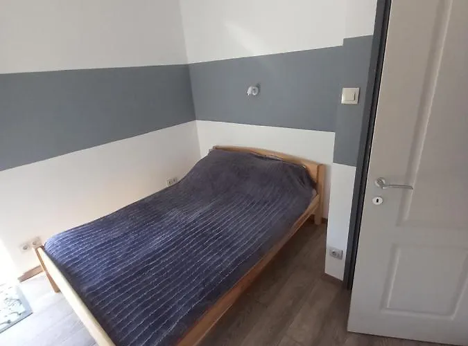 Nyaraló Boglári Csalogány *